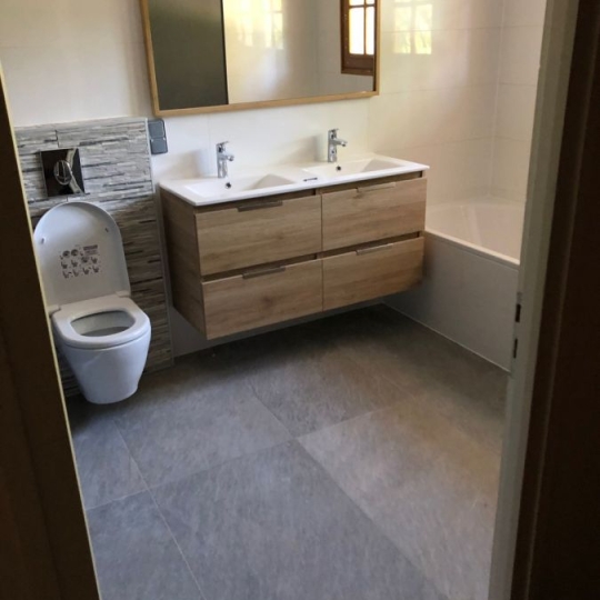  JEANDET Immobilier : Other | VIRY (74580) | 212 m2 | 3 860 € 