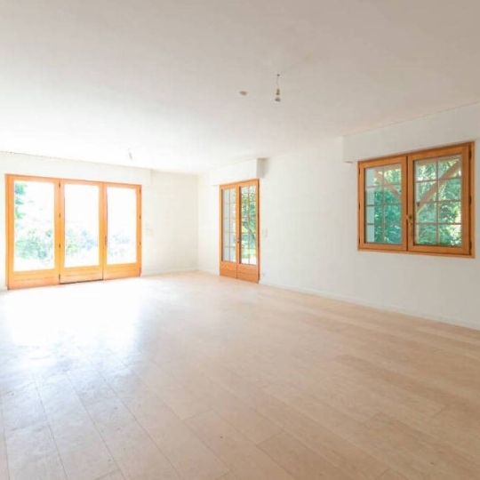  JEANDET Immobilier : Other | VIRY (74580) | 212 m2 | 3 860 € 