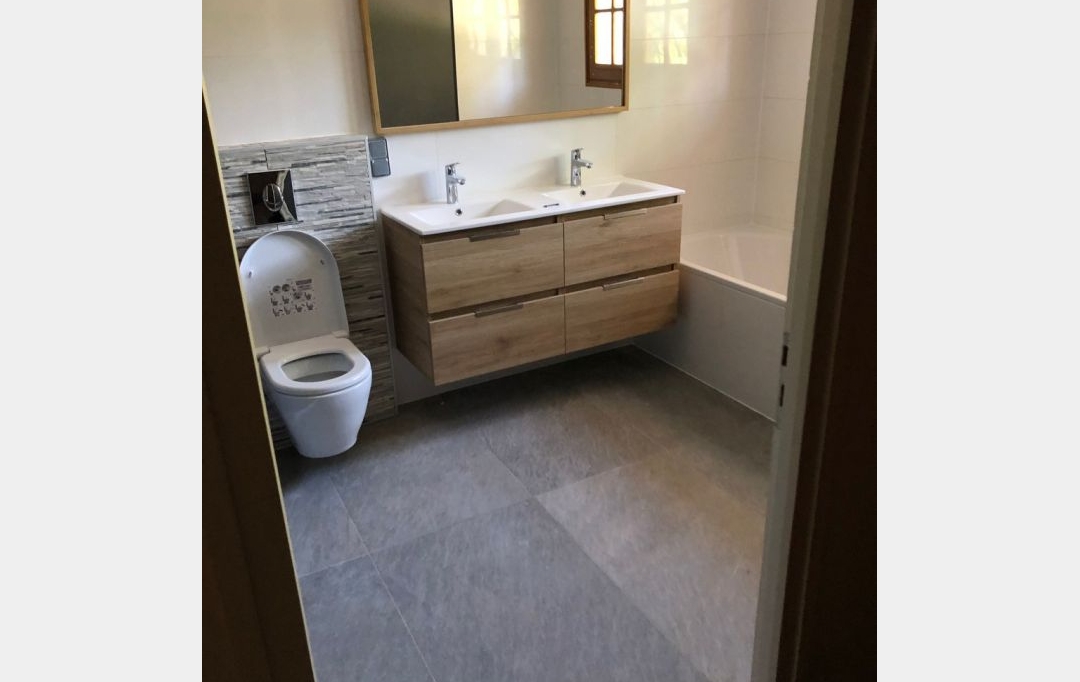 JEANDET Immobilier : Other | VIRY (74580) | 212 m2 | 3 860 € 