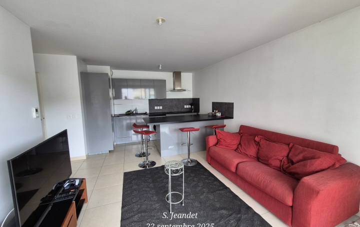 Appartement P3 FERNEY-VOLTAIRE 60 m2 1 840 € Appartement P3 FERNEY-VOLTAIRE 60 m2 1 840 €