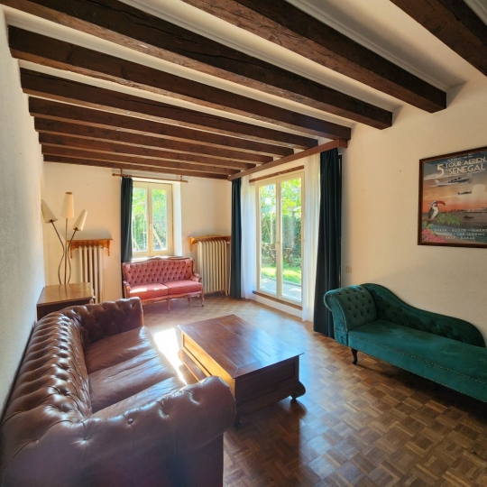  JEANDET Immobilier : Maison / Villa | SEGNY (01170) | 220 m2 | 4 290 € 