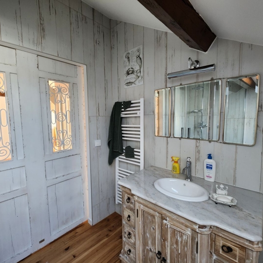  JEANDET Immobilier : Maison / Villa | SEGNY (01170) | 220 m2 | 4 290 € 