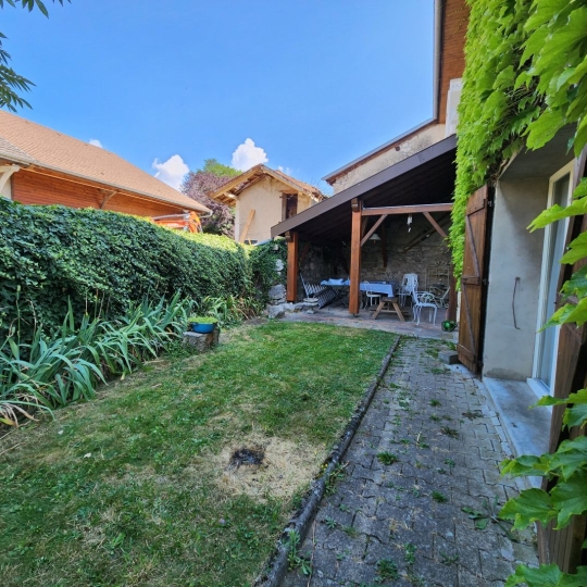  JEANDET Immobilier : Maison / Villa | SEGNY (01170) | 220 m2 | 4 290 € 