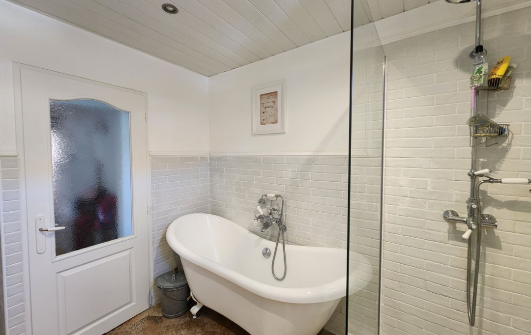 JEANDET Immobilier : Maison / Villa | SEGNY (01170) | 220 m2 | 4 290 € 