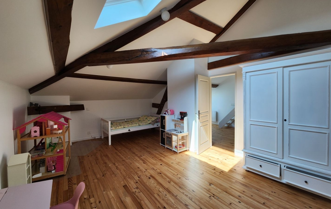 JEANDET Immobilier : Maison / Villa | SEGNY (01170) | 220 m2 | 4 290 € 