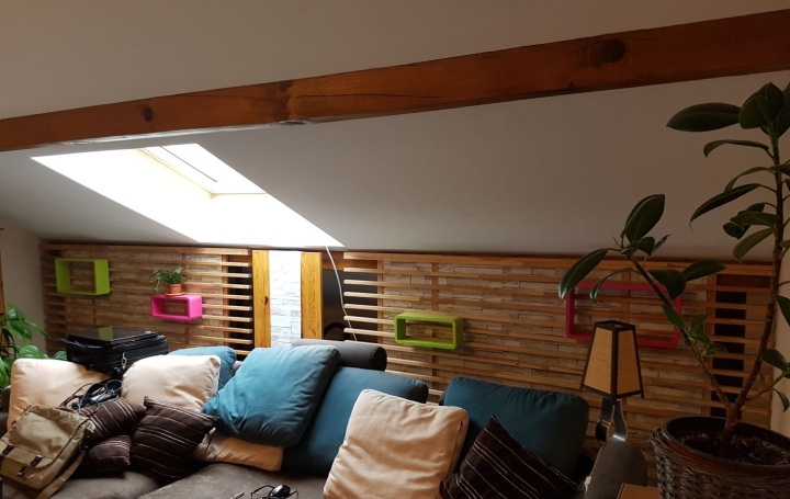 Appartement P1   CROZET  40 m2 703 € 